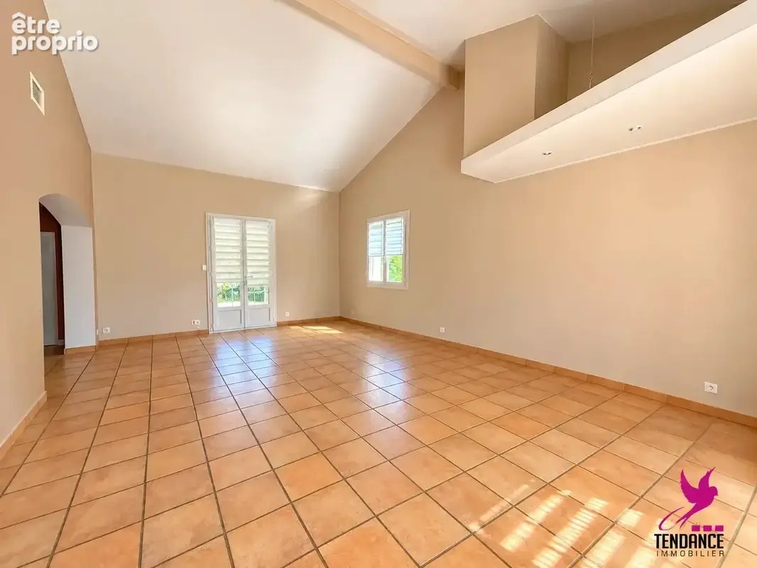 EXCLUSIVITÉ  LARRA– Maison avec jardin, piscine et  garage. - photo 3