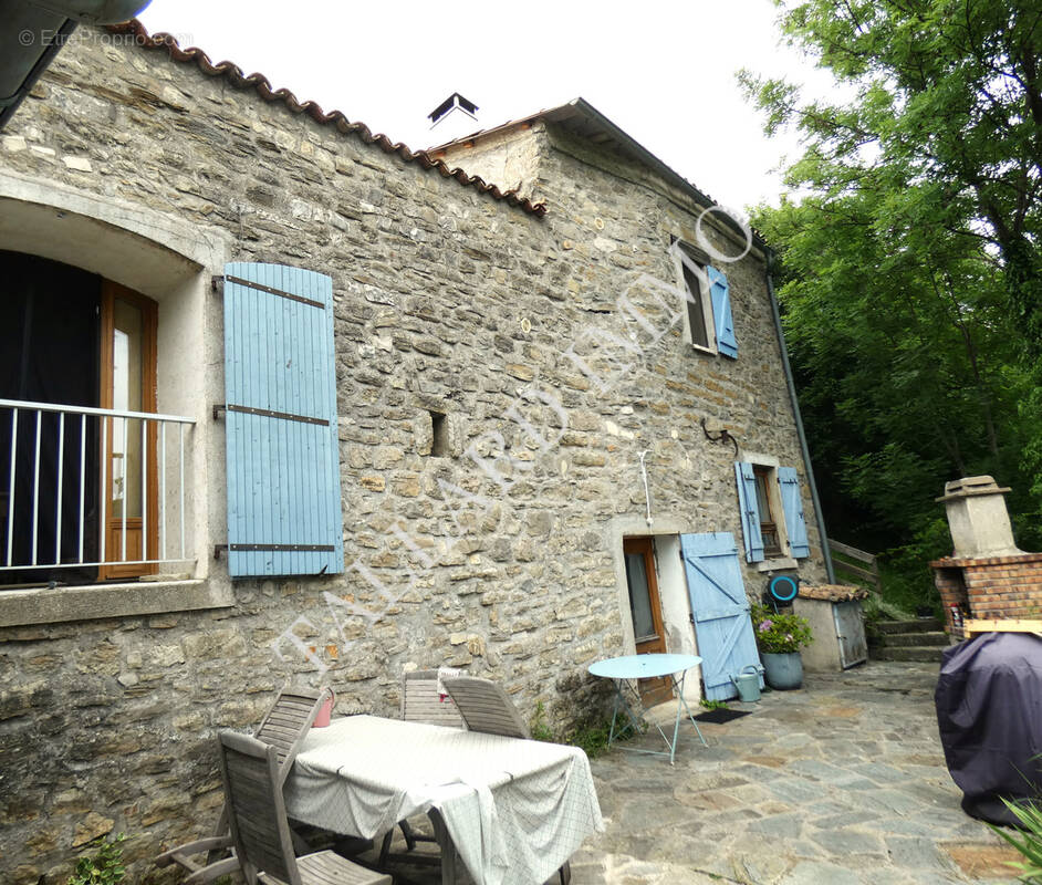 Maison à LARAGNE-MONTEGLIN