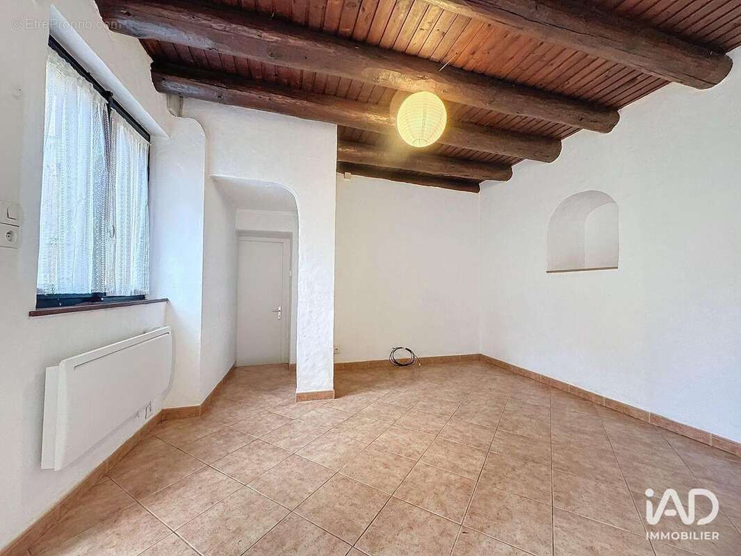 Appartement 34 m² à Taninges  - photo 2