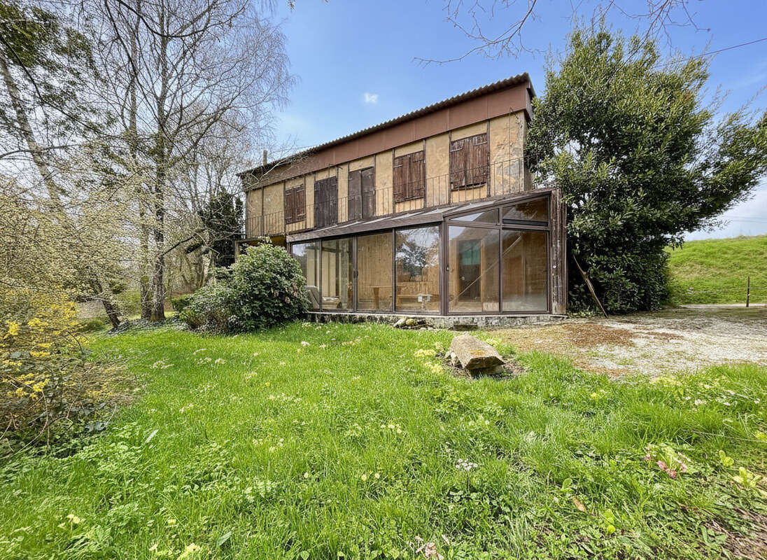 A vendre, maison  en pierres a renover + dependances à sourdeval (50150) - photo 17