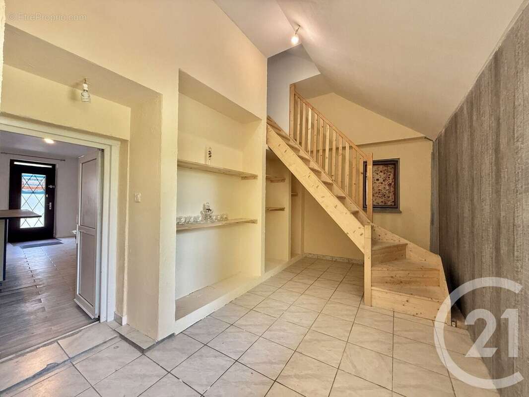 Maison à VILLENEUVE-SUR-ALLIER