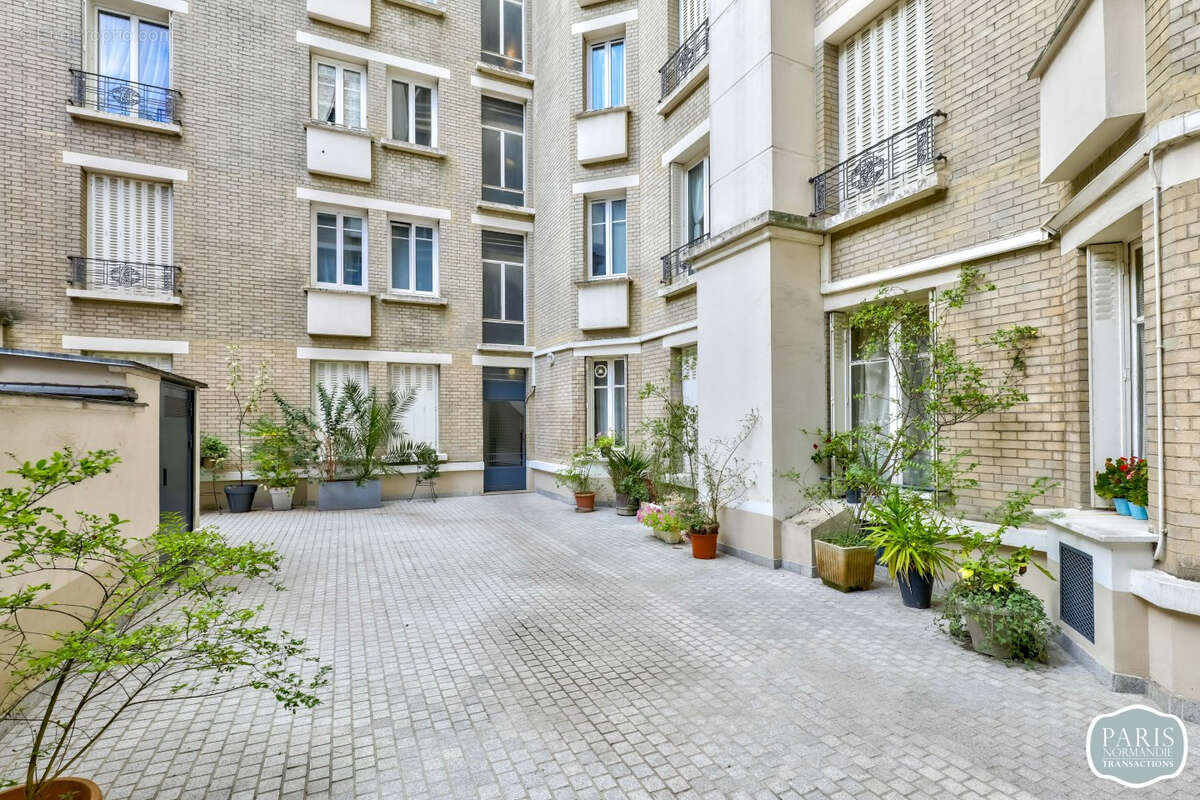 Appartement à LEVALLOIS-PERRET