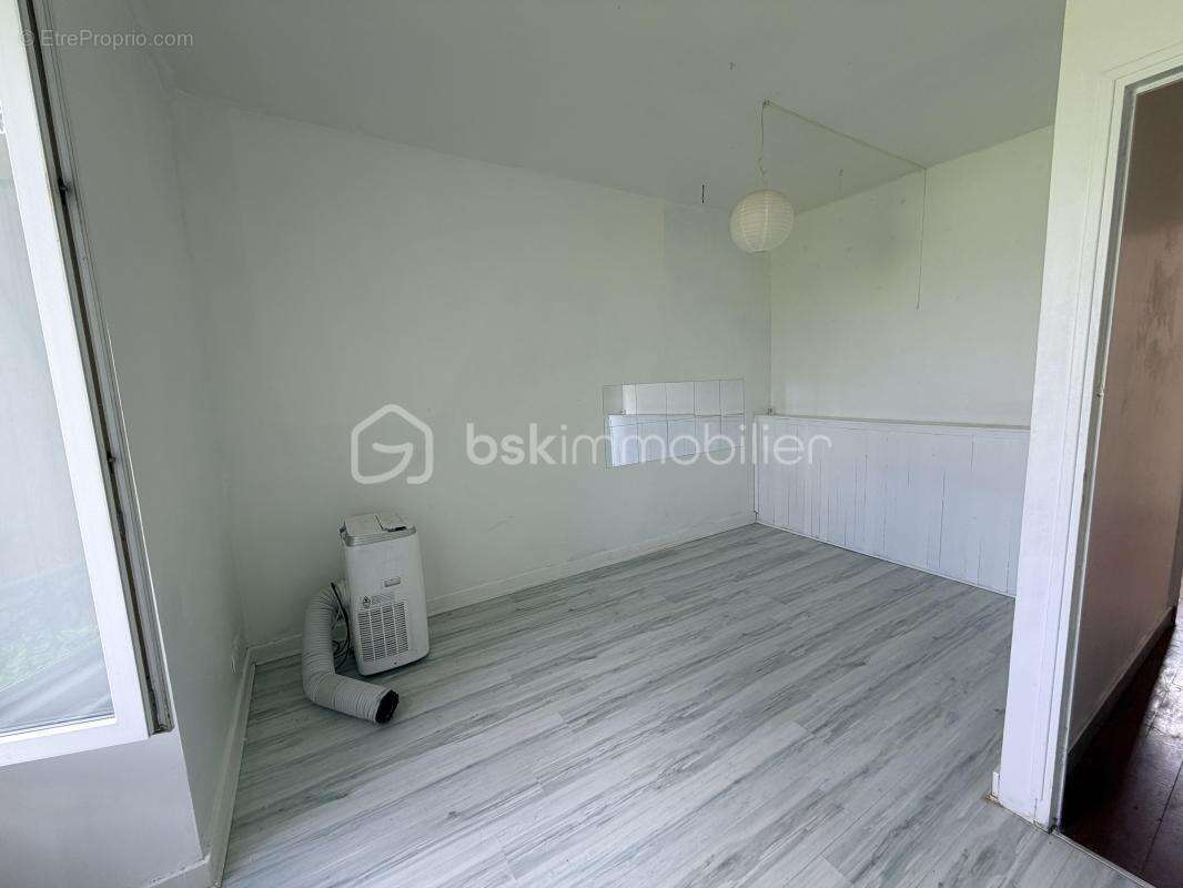 Appartement à LEUDEVILLE
