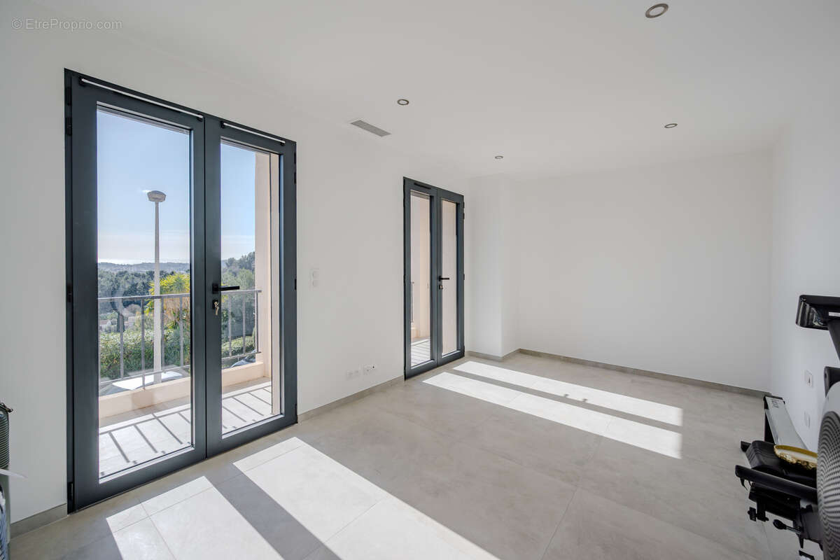 Maison à LA VALETTE-DU-VAR