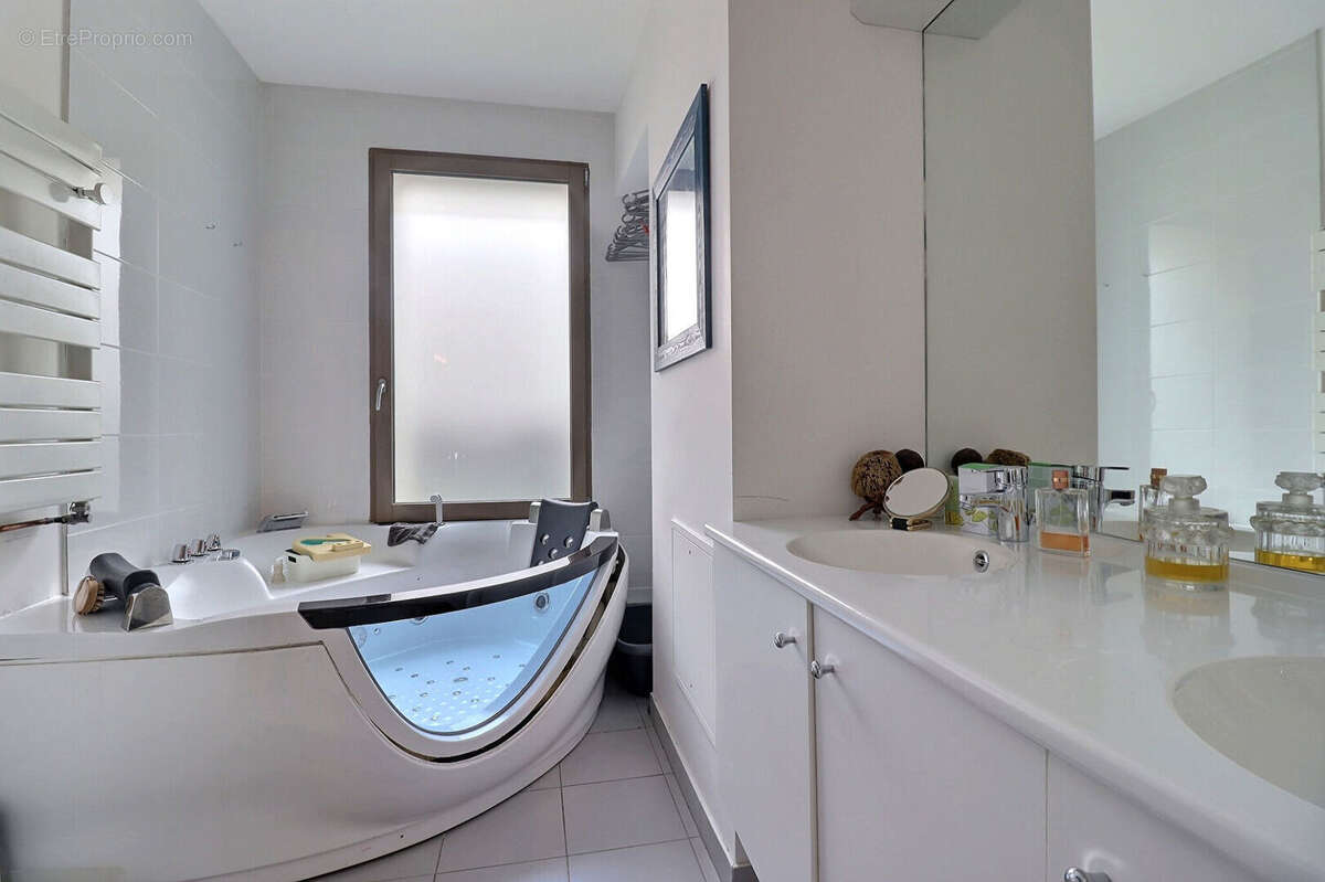 Appartement à COLOMBES