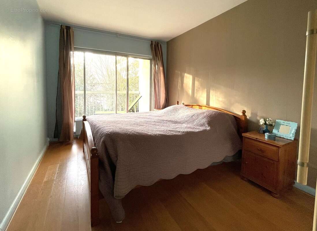 Appartement à VILLE-D'AVRAY