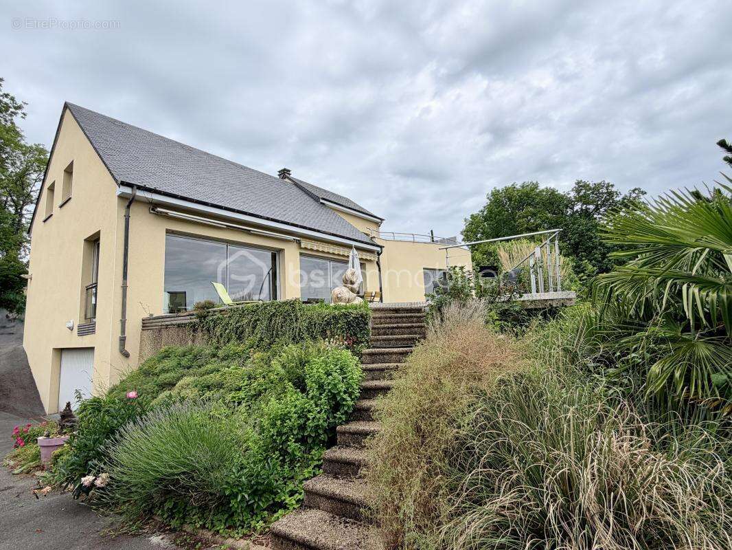 Propriété d'Architecte de 347 m² habitable avec garage et jardin à Charleville - Mézières - photo 16