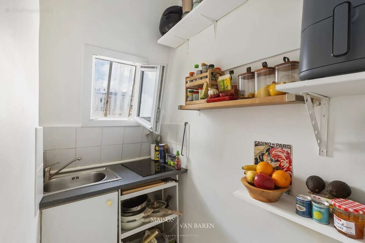 Paris 7e - Bourgogne/ Grenelle - Studio - Etage élevé - calme absolu - photo 5