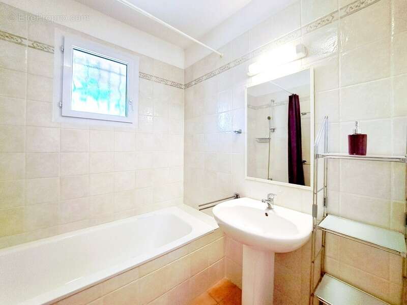 Maison à NANS-LES-PINS