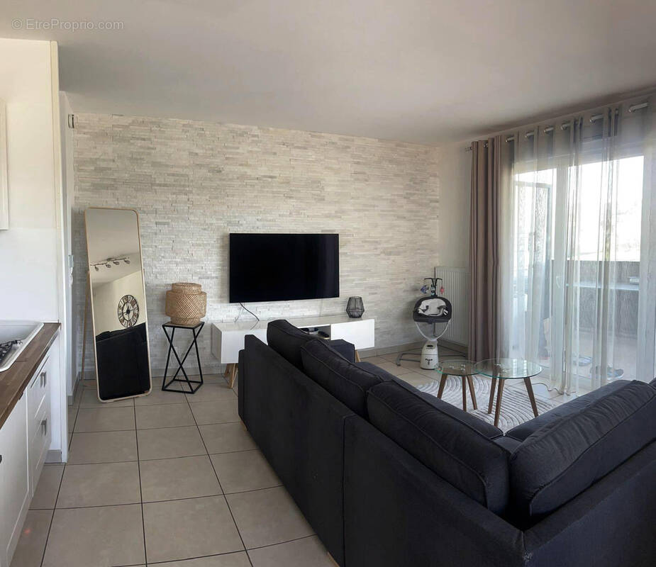 Appartement à CRANVES-SALES