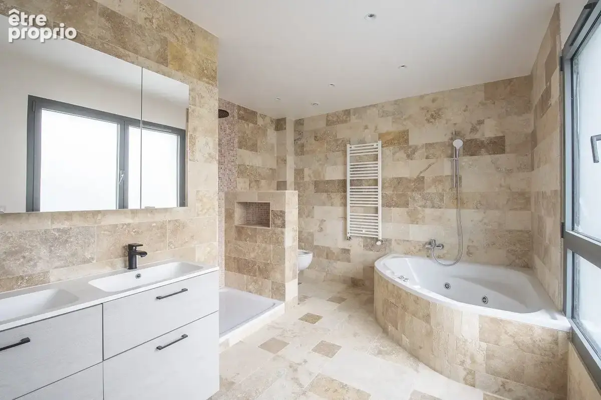 Maison 220 m² à Nanterre  - photo 7