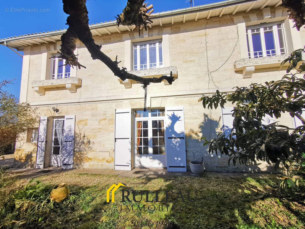 Maison à AMBARES-ET-LAGRAVE