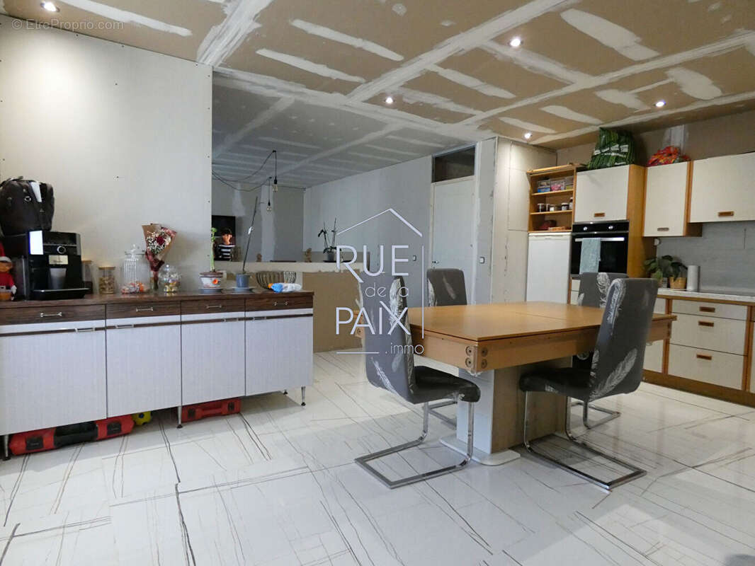 Maison à SAINT-JEAN-DE-SAUVES