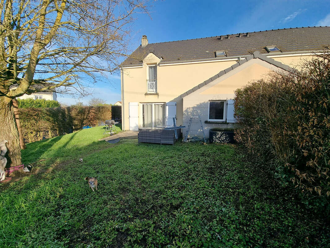 Maison à VARENNES-VAUZELLES