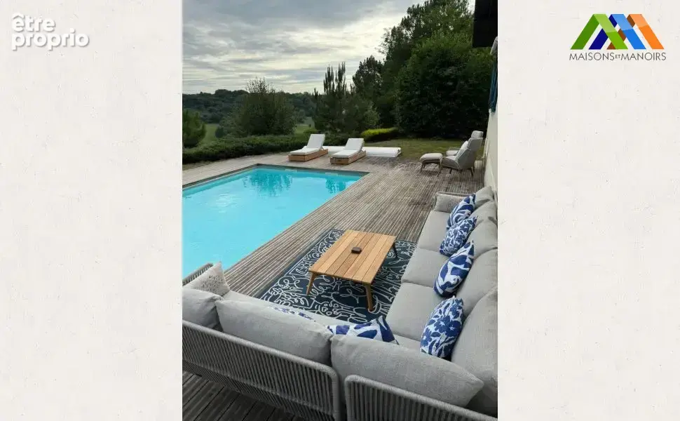 Piscine avec belle vue Pyrénées