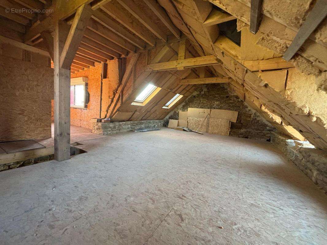 Maison à MALANSAC