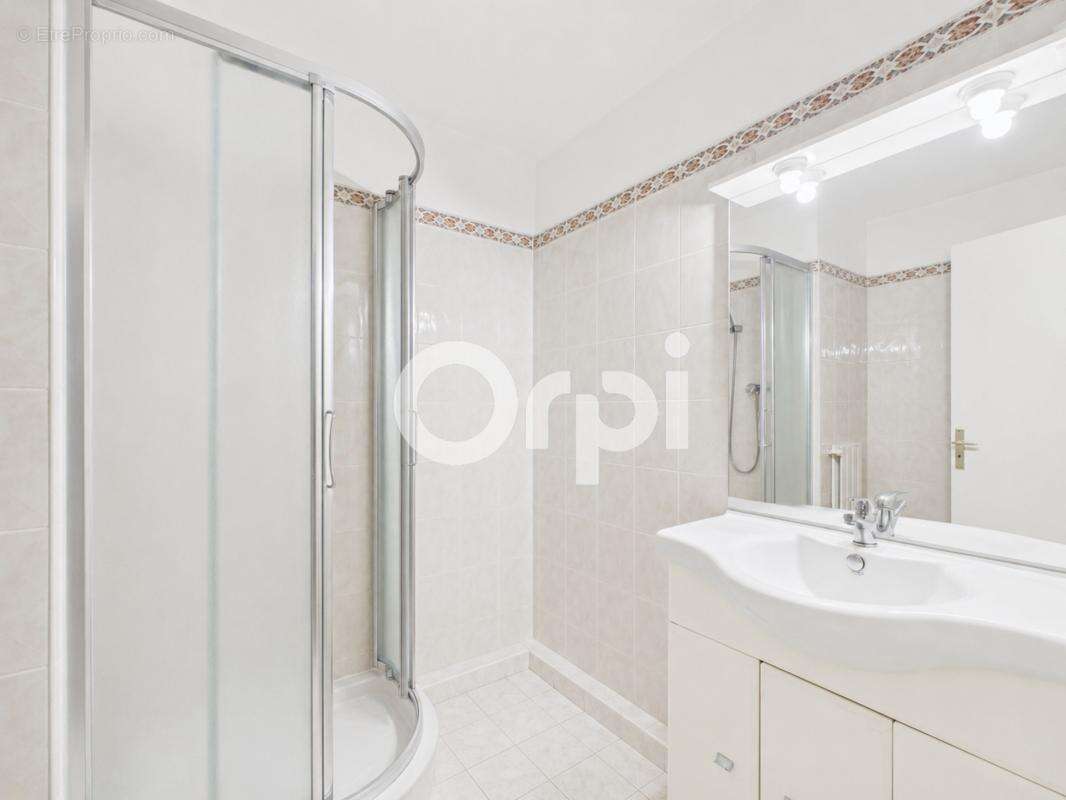 Appartement à MANDELIEU-LA-NAPOULE
