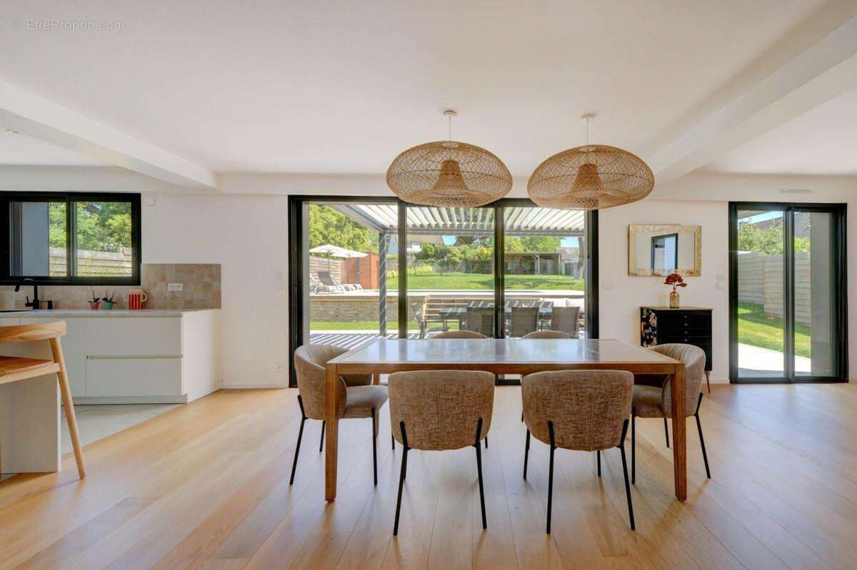 Propriete d'exception 218 m2 sur jardin de 1 500 m2 - photo 7