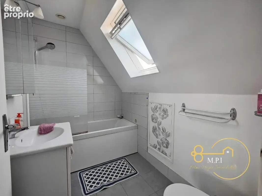 Maison 93 m² à Cerise  - photo 7