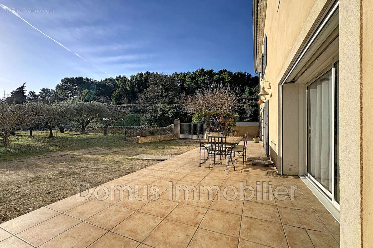 Maison à PERNES-LES-FONTAINES