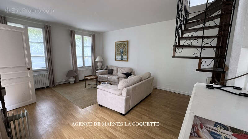 Maison à VILLE-D'AVRAY