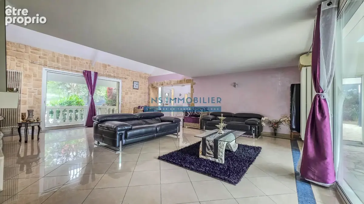 Maison d'exception 221m2 + Terrain 1091m2 + Garage - photo 5
