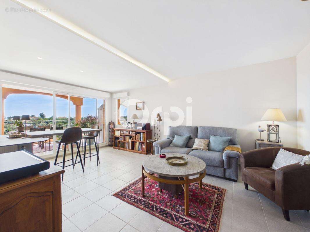Appartement à MANDELIEU-LA-NAPOULE