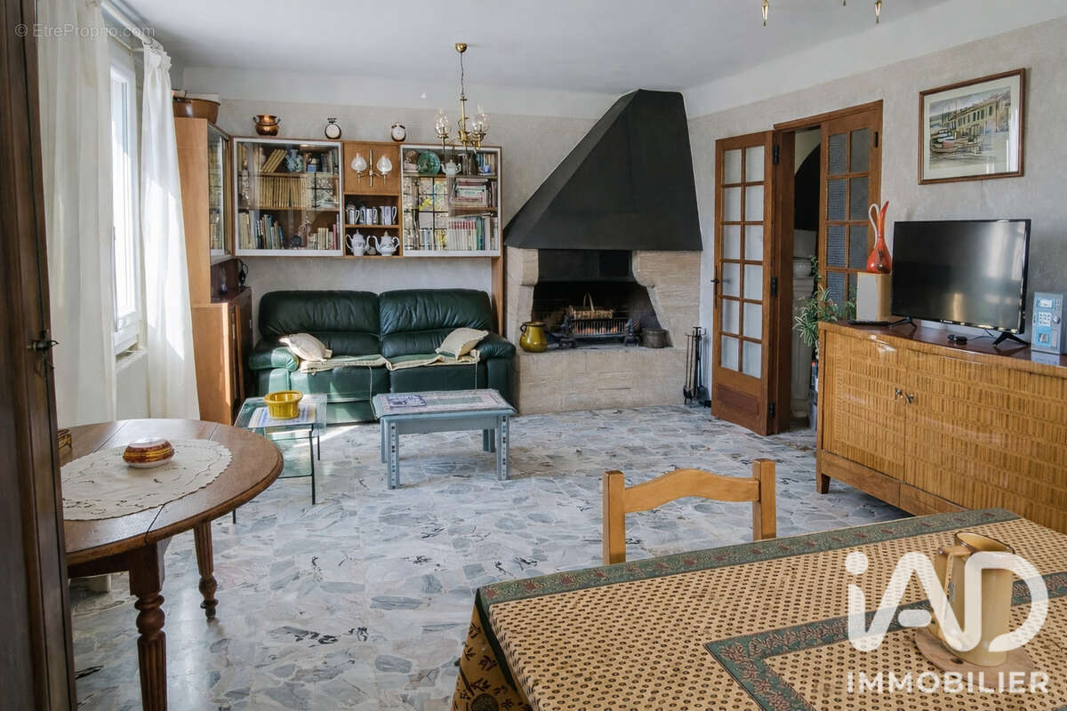 Maison 140 m² à Saint-Chamas  - photo 2