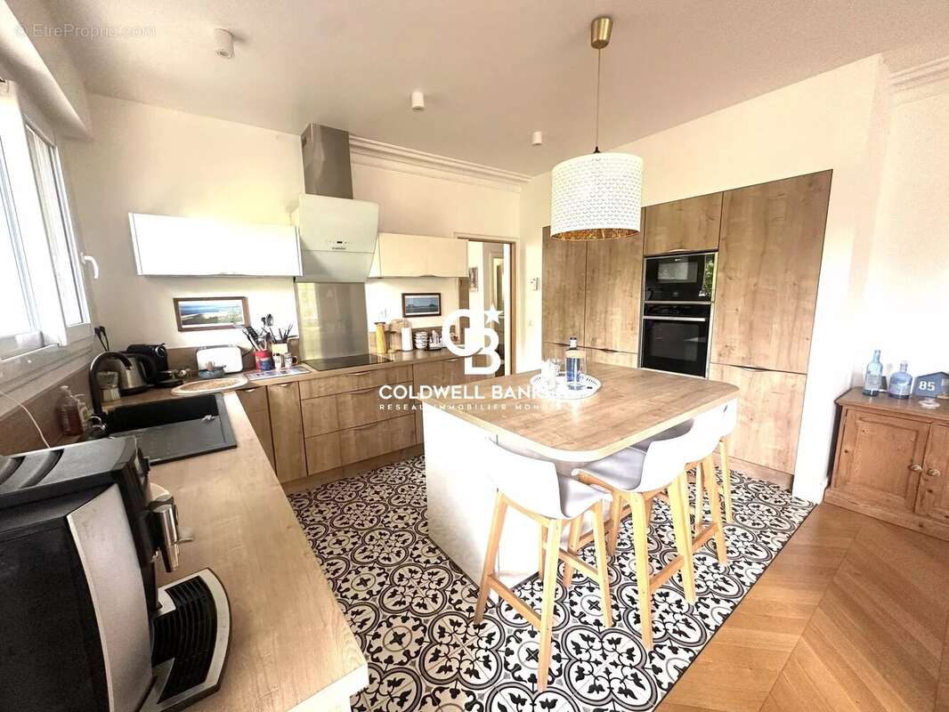 Maison bourgeoise  250 M2 quartier Charmettes - photo 14