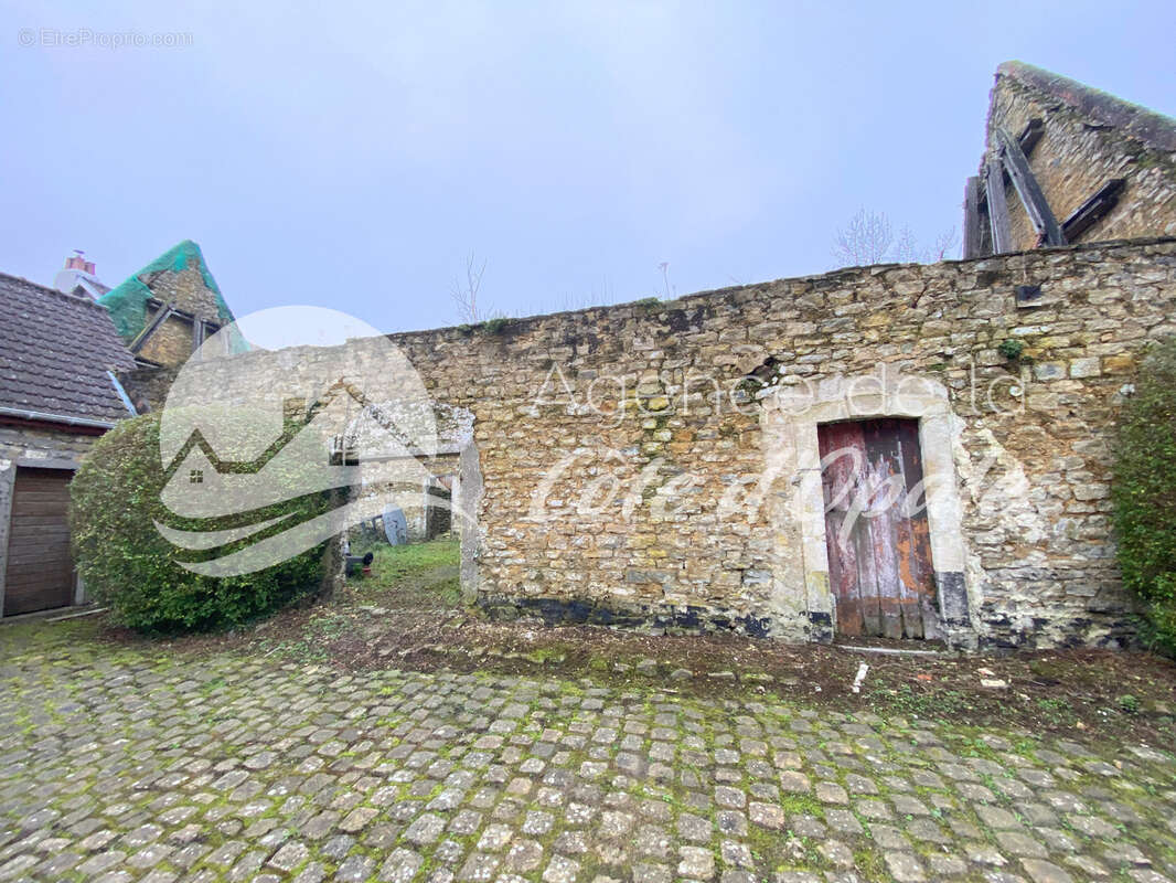 Terrain à LA CAPELLE-LES-BOULOGNE