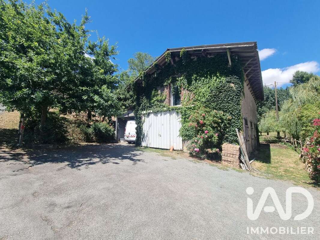 Maison 142 m² à Pouzauges  - photo 2