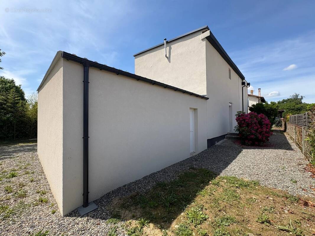 Maison à LA SALVETAT-SAINT-GILLES
