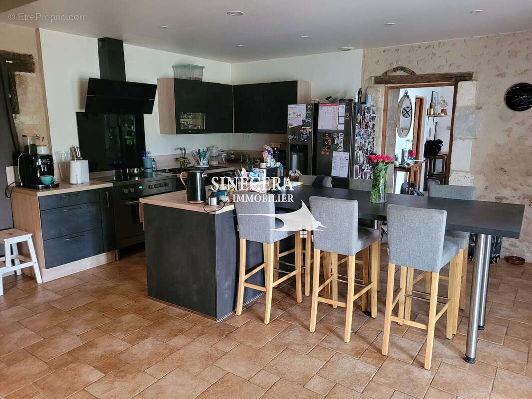 Maison 110 m² à Villetoureix  - photo 8