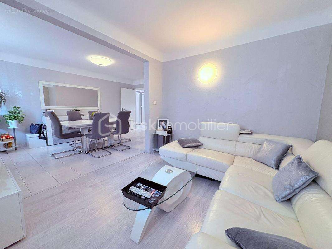 Grand 3/4 pièces traversant de 67 m² – parking privé – Pasteur, Nice - photo 2