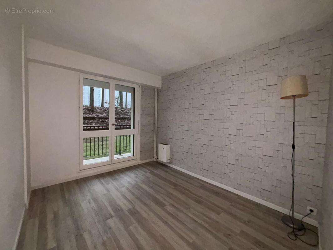 Appartement à LES ULIS