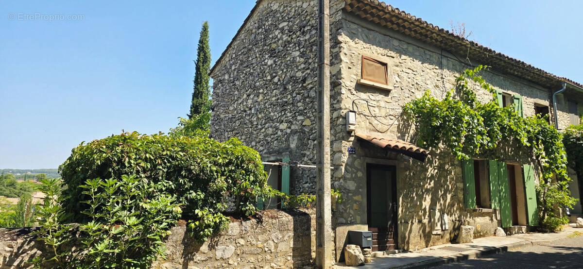 Maison à VAISON-LA-ROMAINE