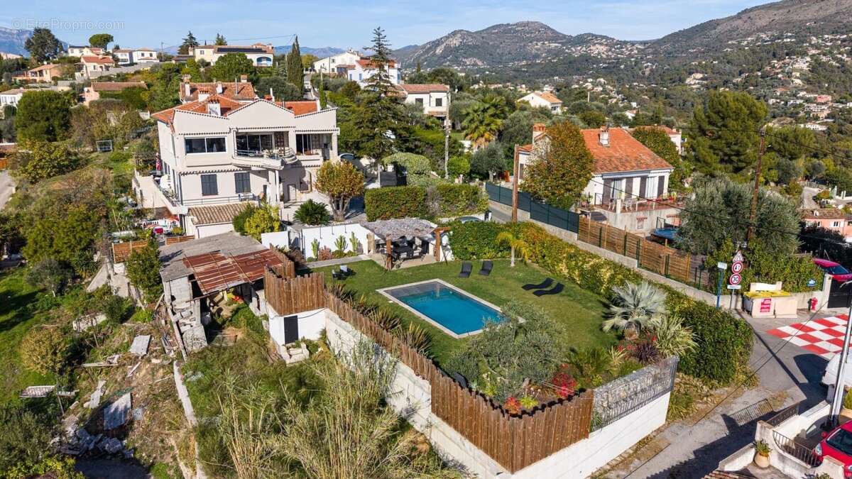 Maison à COLOMARS