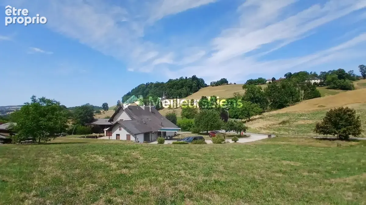 Saint-Franc (73360)— Maison familiale de caractère avec terrain, volumes et vue dégagée, à 10 minutes du lac d’Aiguebelette - photo 2