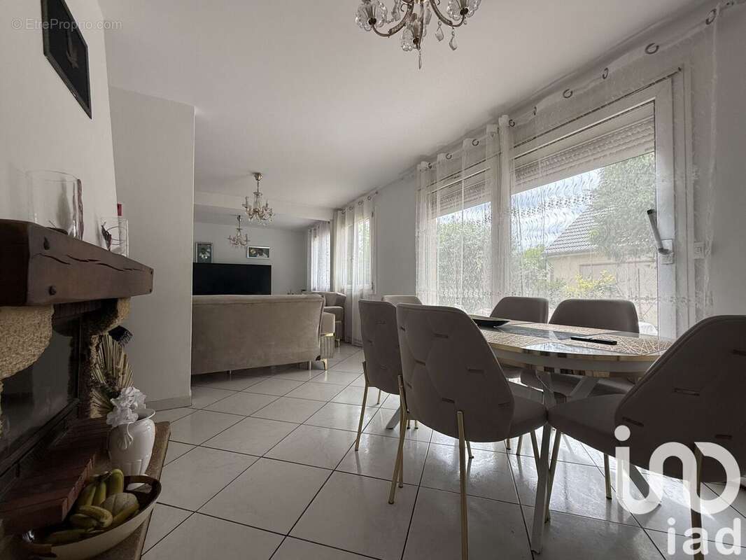 Photo 7 - Maison à MOISSY-CRAMAYEL