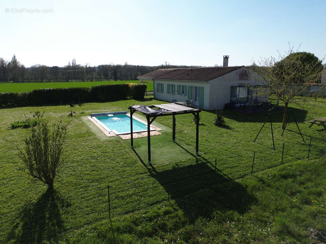 Maison à SAINT-CIERS-CHAMPAGNE