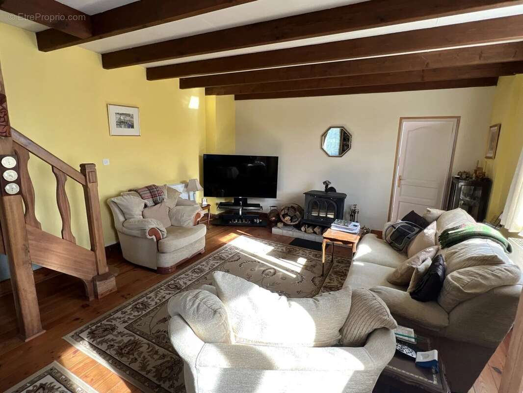 Maison à AMBERNAC