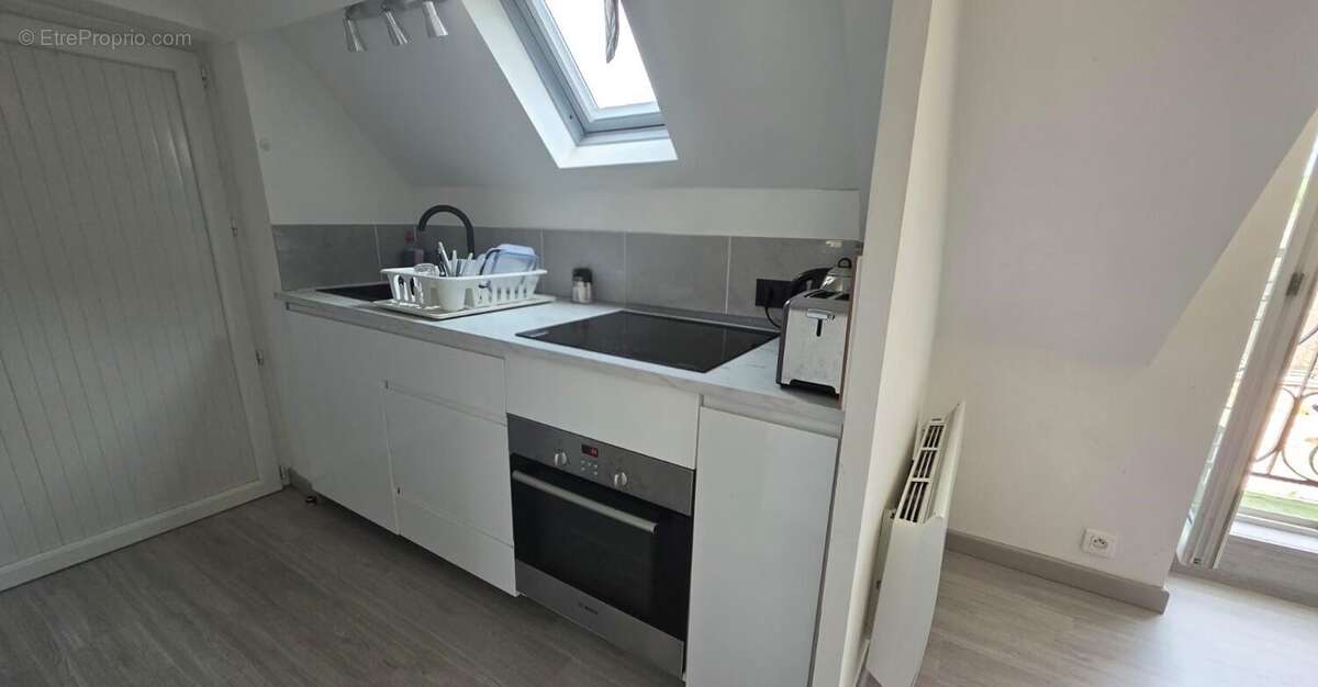 Appartement 30 m² à Saint-Etienne-De-Montluc  - photo 3
