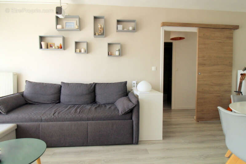 Appartement T3 dernier étage  GEX - photo 3