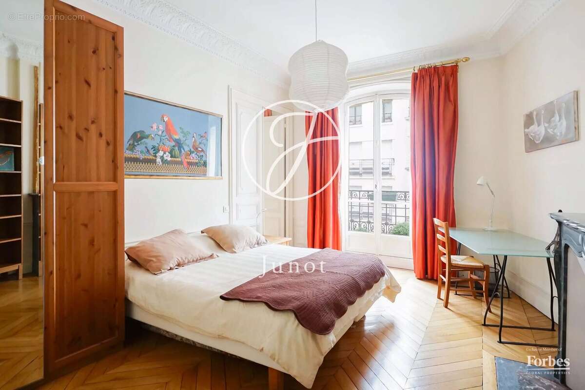 Appartement à PARIS-7E