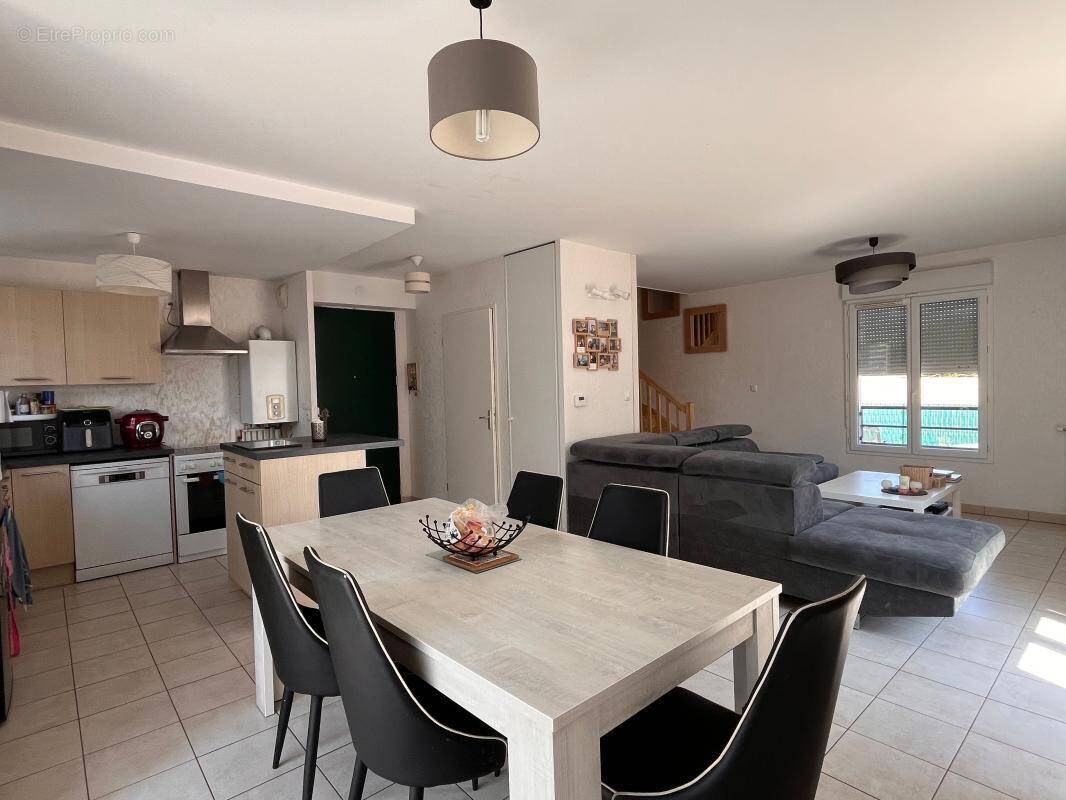 Maison À Vendre à 5 minutes d'Orléans centre - photo 1