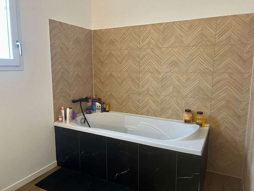 Maison à SAINT-NAZAIRE-SUR-CHARENTE