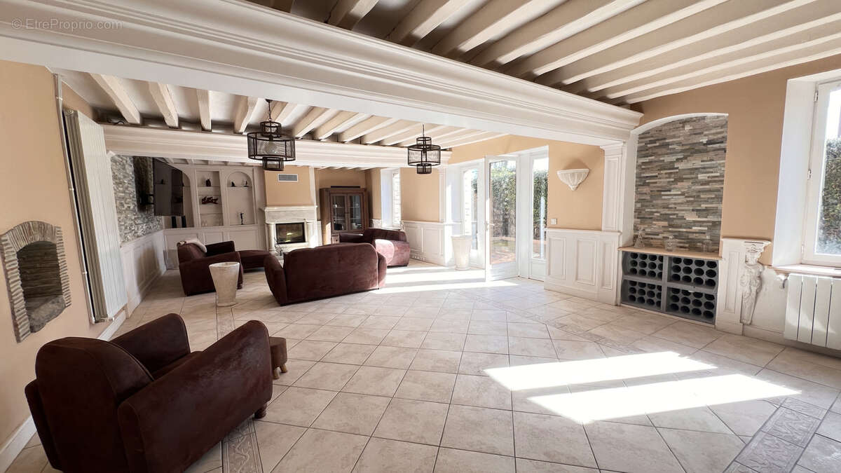 Maison à MONTEREAU-FAULT-YONNE