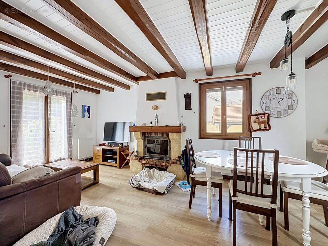 Maison à SAVIGNY-SUR-ORGE