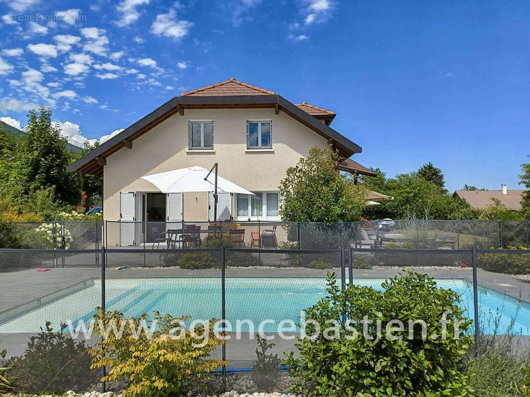 Maison à DIVONNE-LES-BAINS