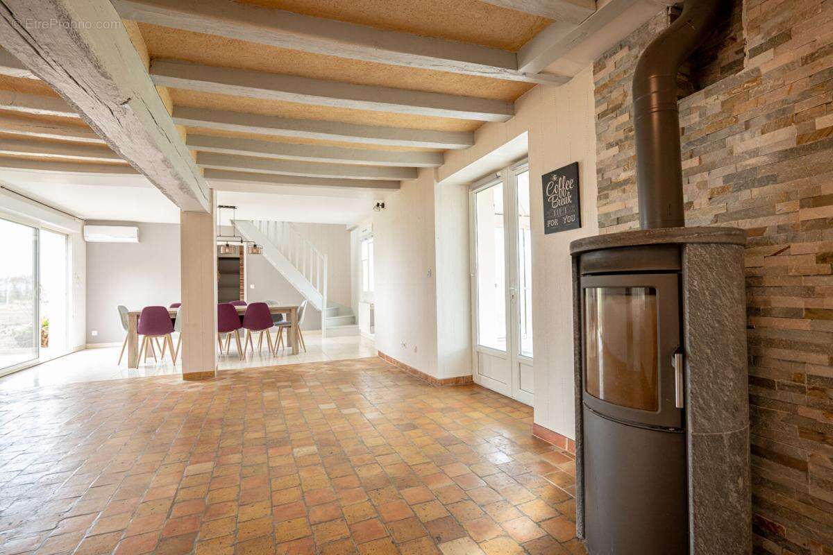 Lieux uniques ® x propriétés privées propose tres belle propriété 160 m² sur 4500 m² - photo 9
